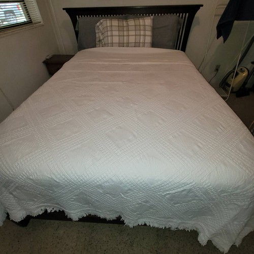 Vintage fringe white coverlet - fringe,